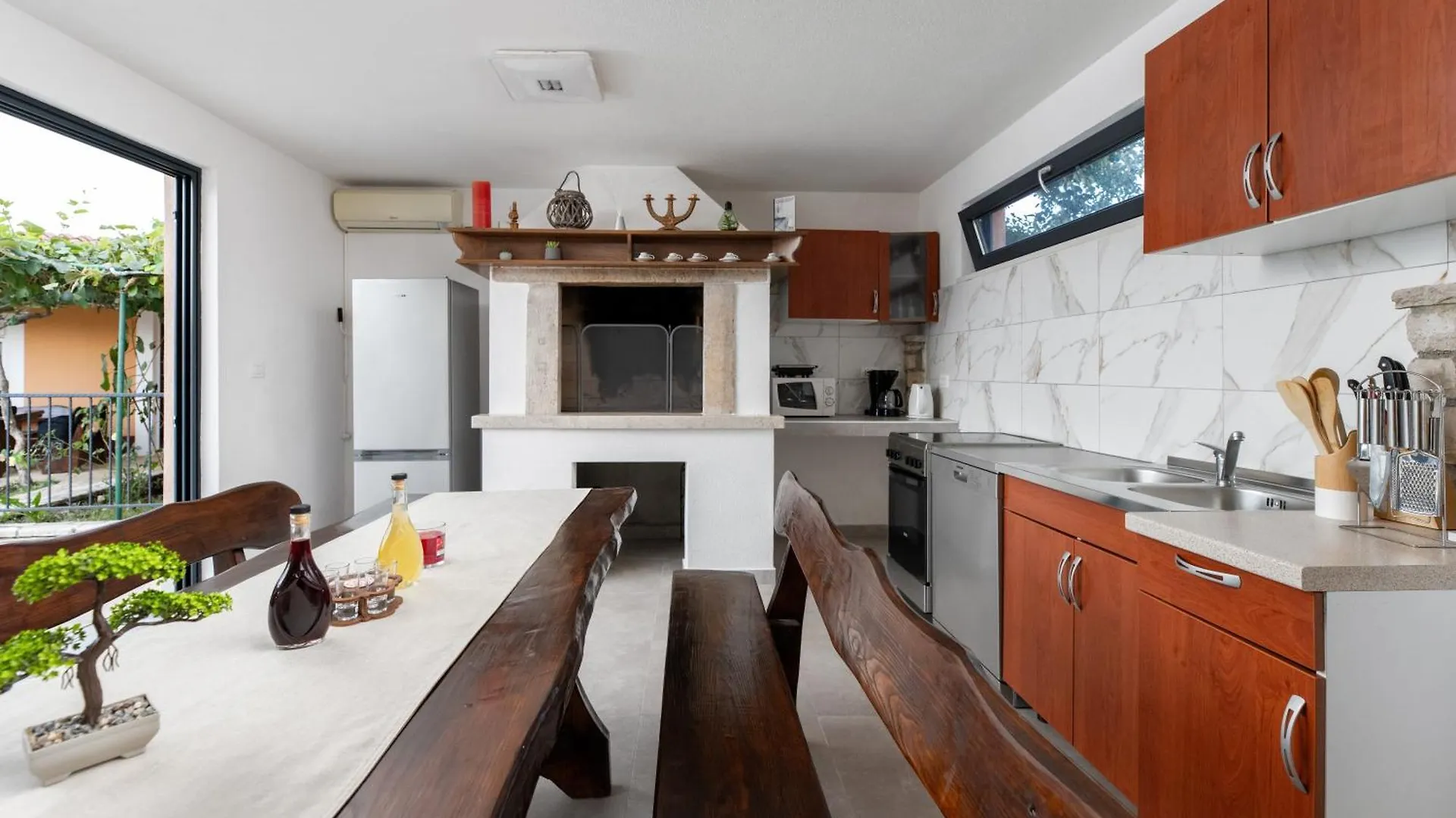 Two Stone House Iva Villa Nedescina 0*,