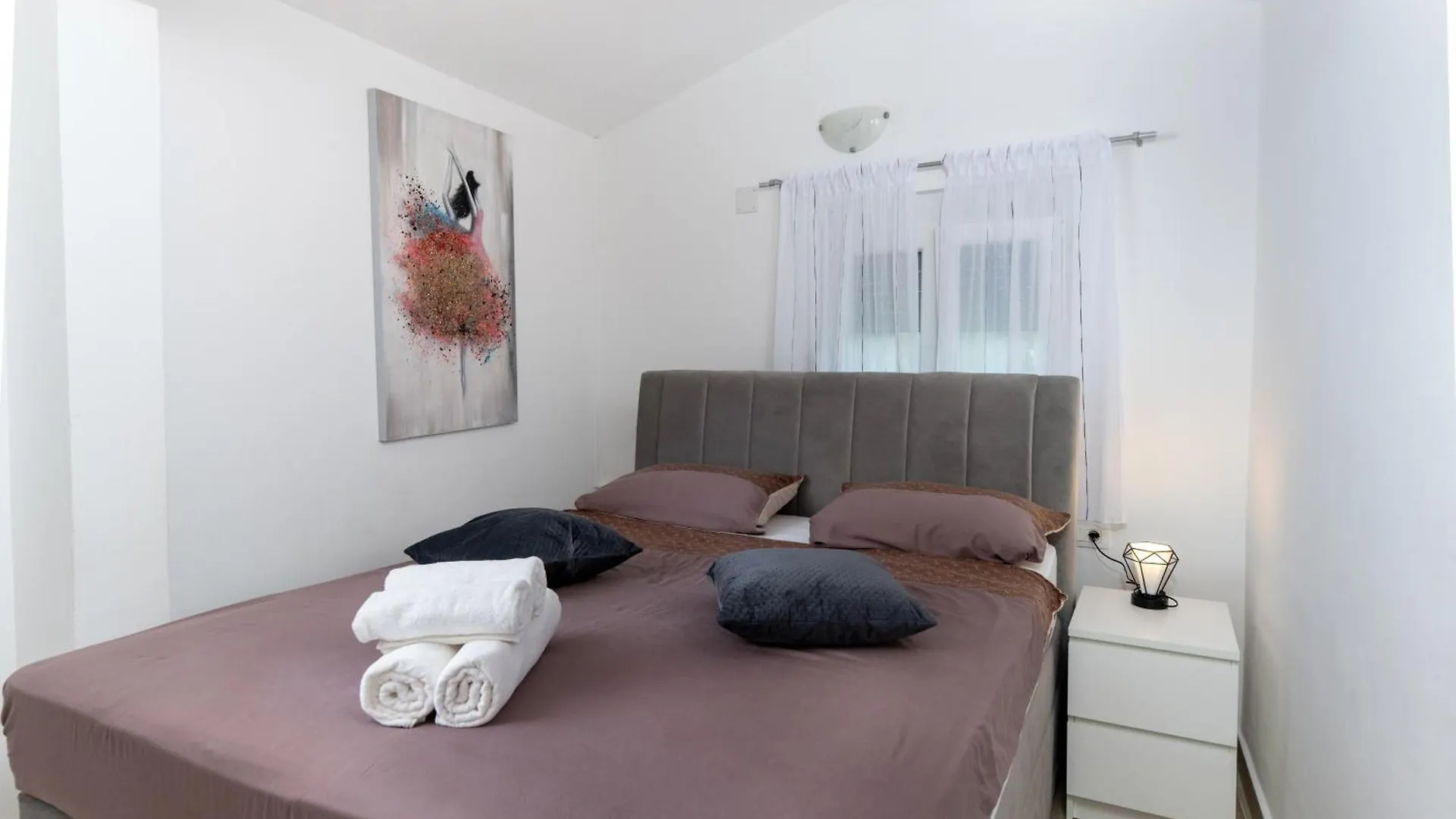 Two Stone House Iva Villa Nedescina Holiday home