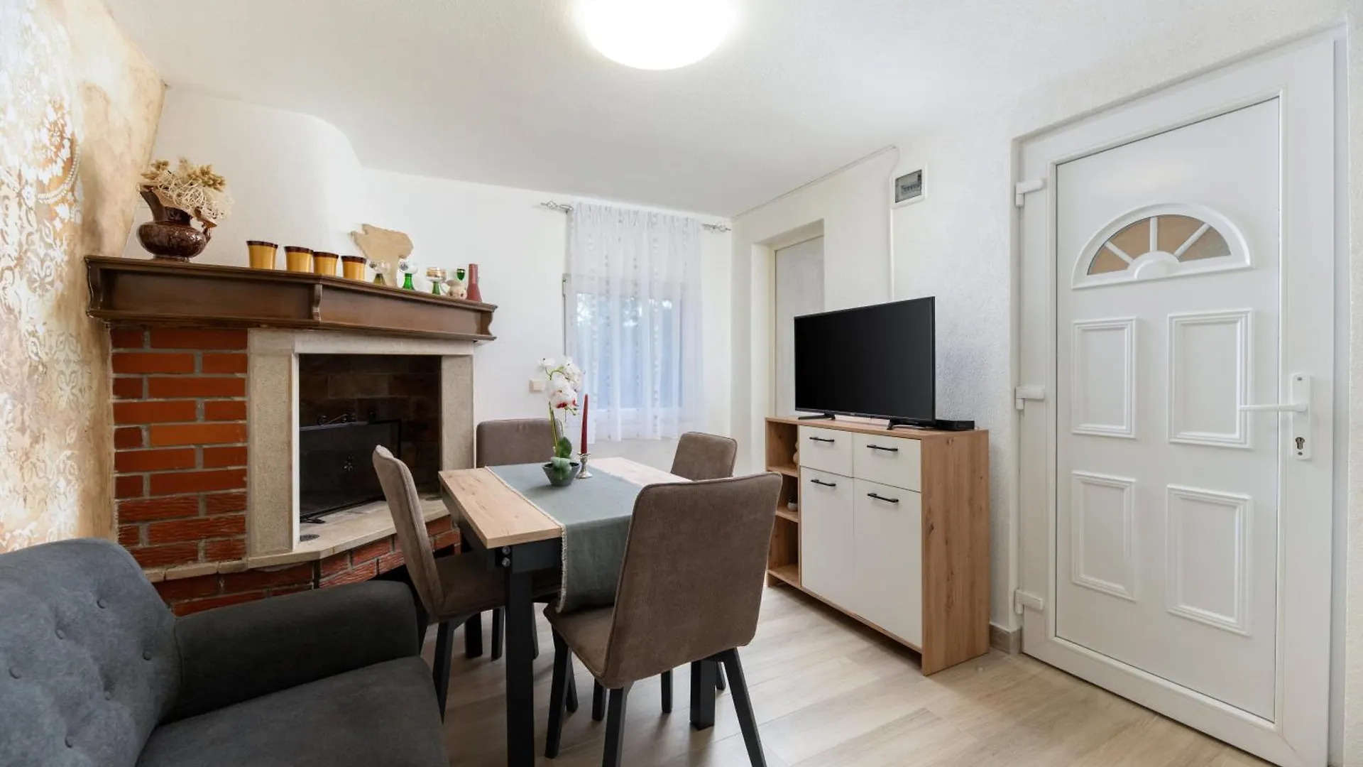Two Stone House Iva Villa Nedescina 0*,