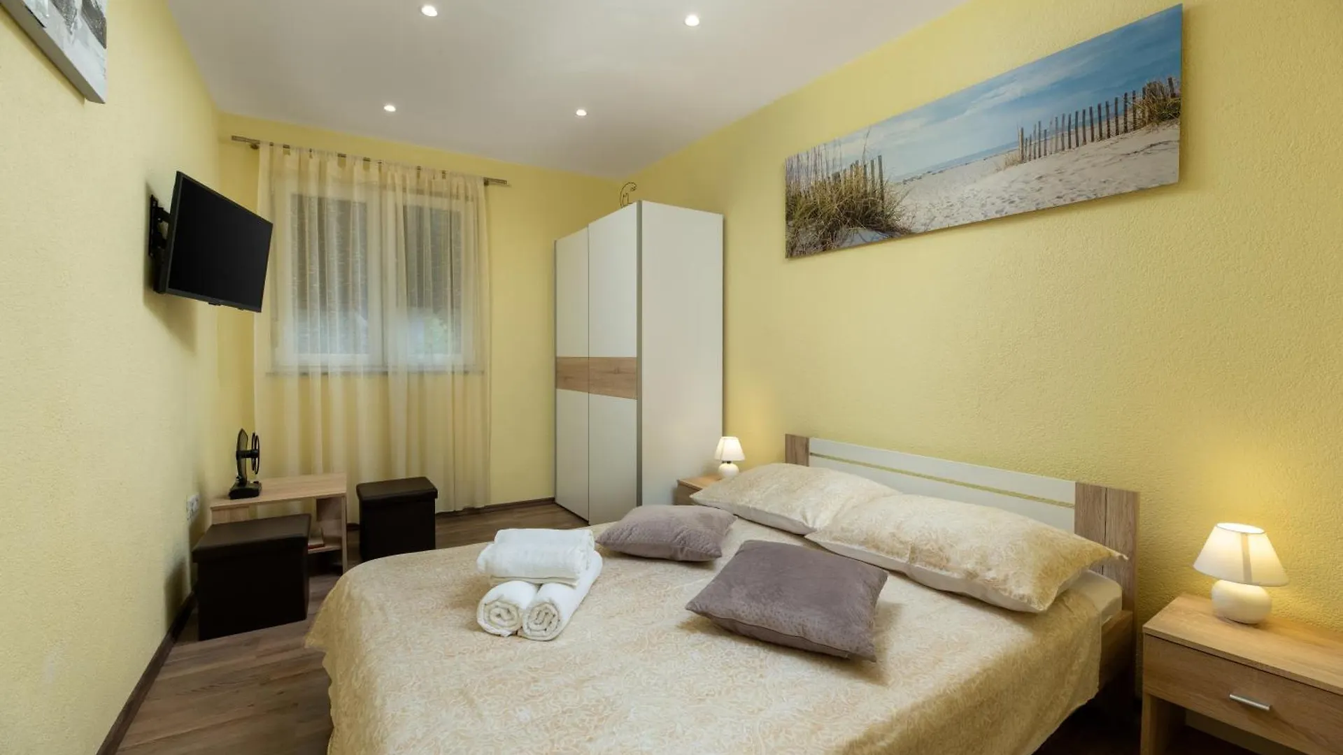 Holiday home Two Stone House Iva Villa Nedescina