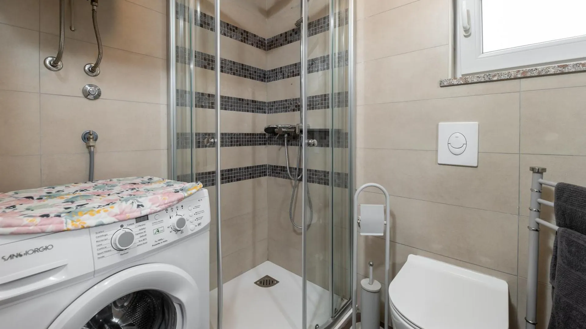 Holiday home Two Stone House Iva Villa Nedescina
