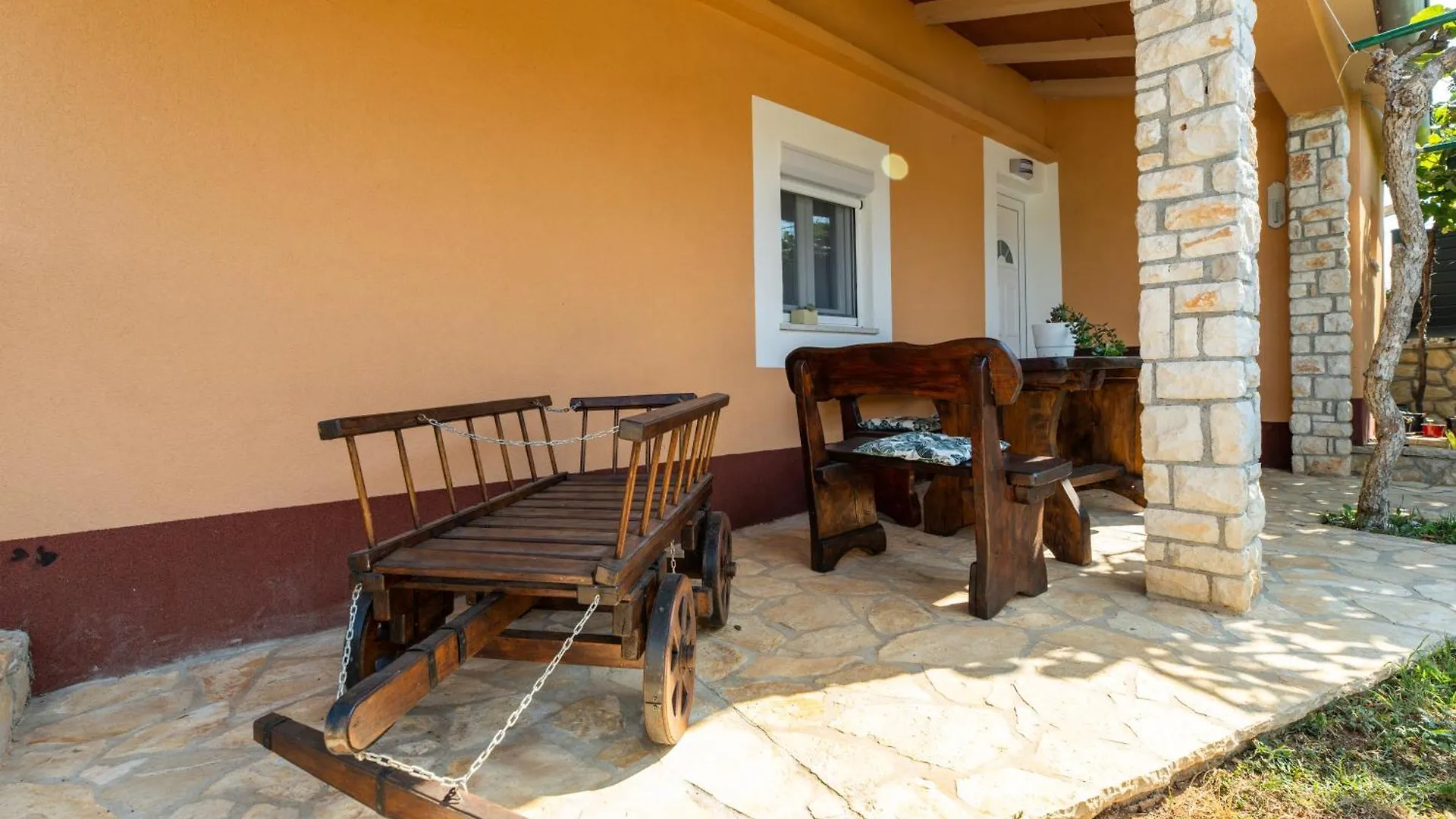 Two Stone House Iva Villa Nedescina