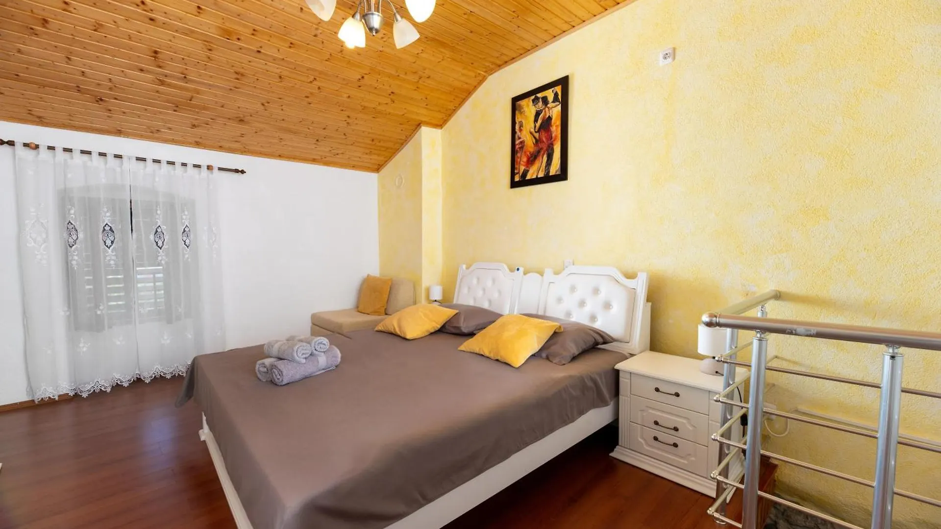 Two Stone House Iva Villa Nedescina Holiday home