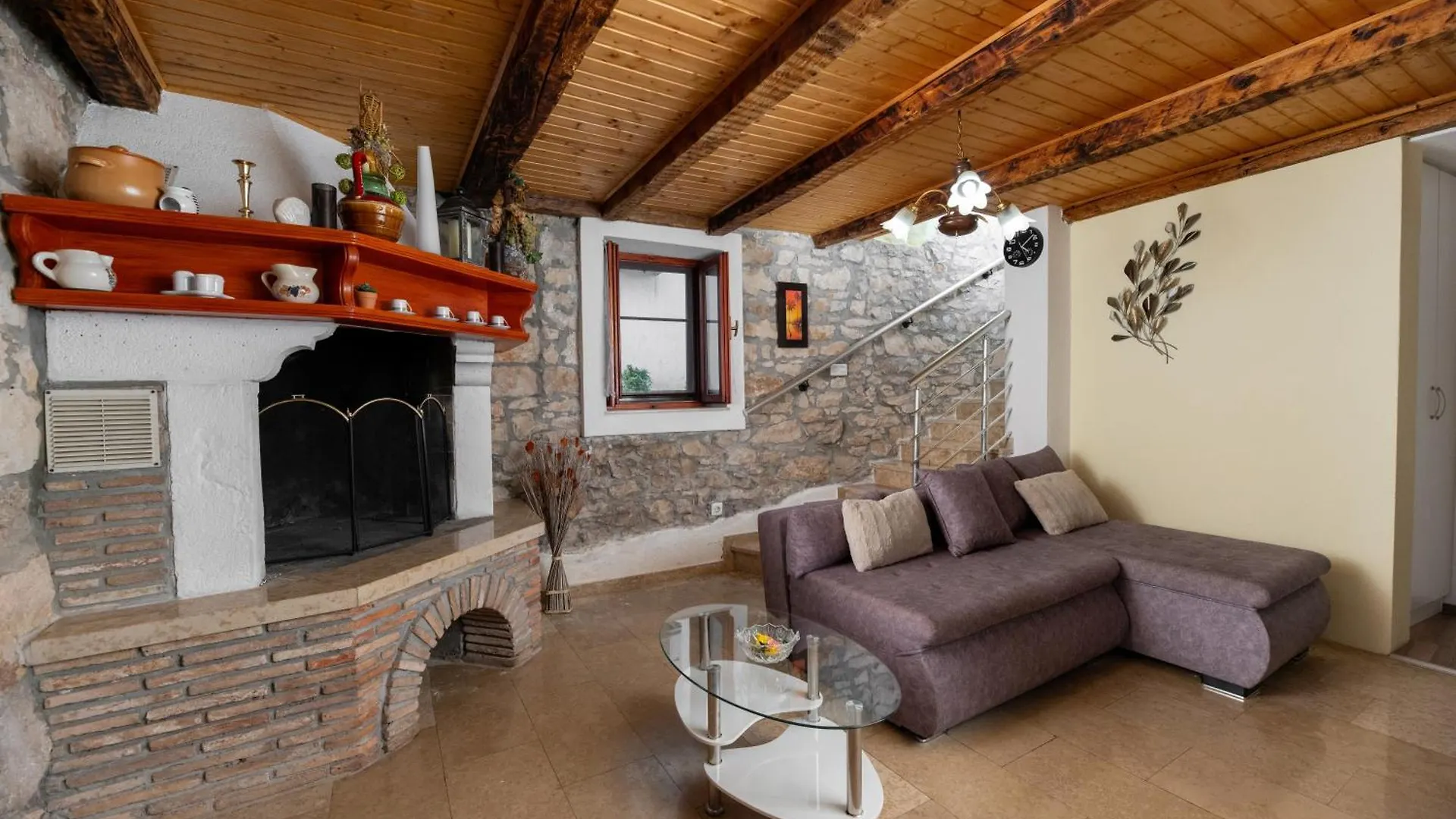 Holiday home Two Stone House Iva Villa Nedescina